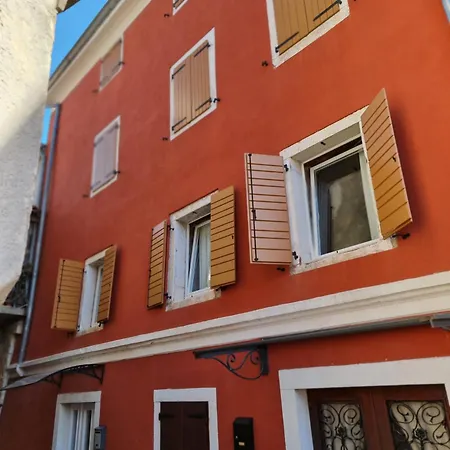 Charming One Bedroom In Old Town Apartment Vrsar